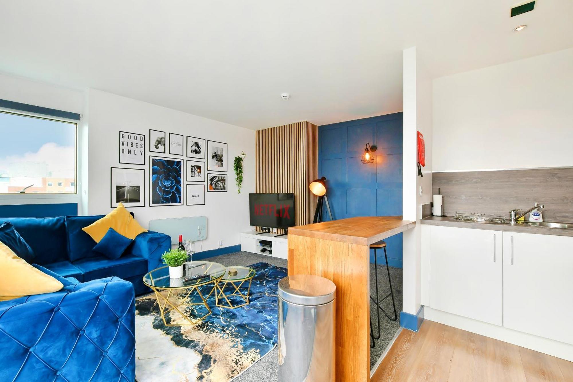 Apartment Penthouse With Rooftop Terrace & Free Parking