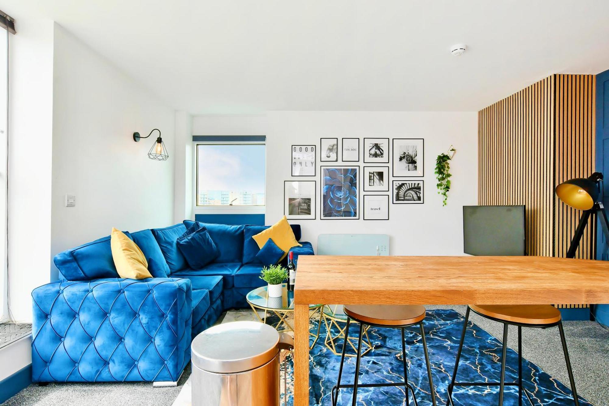 Penthouse With Rooftop Terrace & Free Parking Apartment *